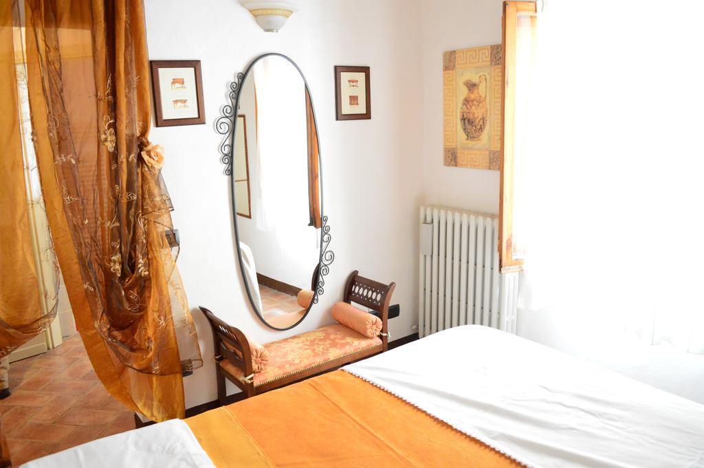 Apartment With Little Arch Montepulciano Stazione Kamer foto